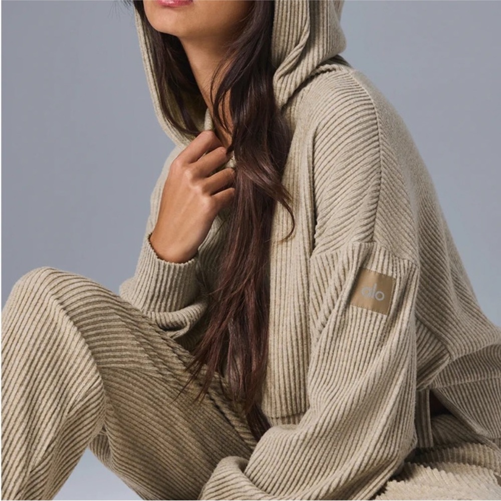 ALO Yoga Beige Ribbed Knit Lounge Set - Picture 3 of 5